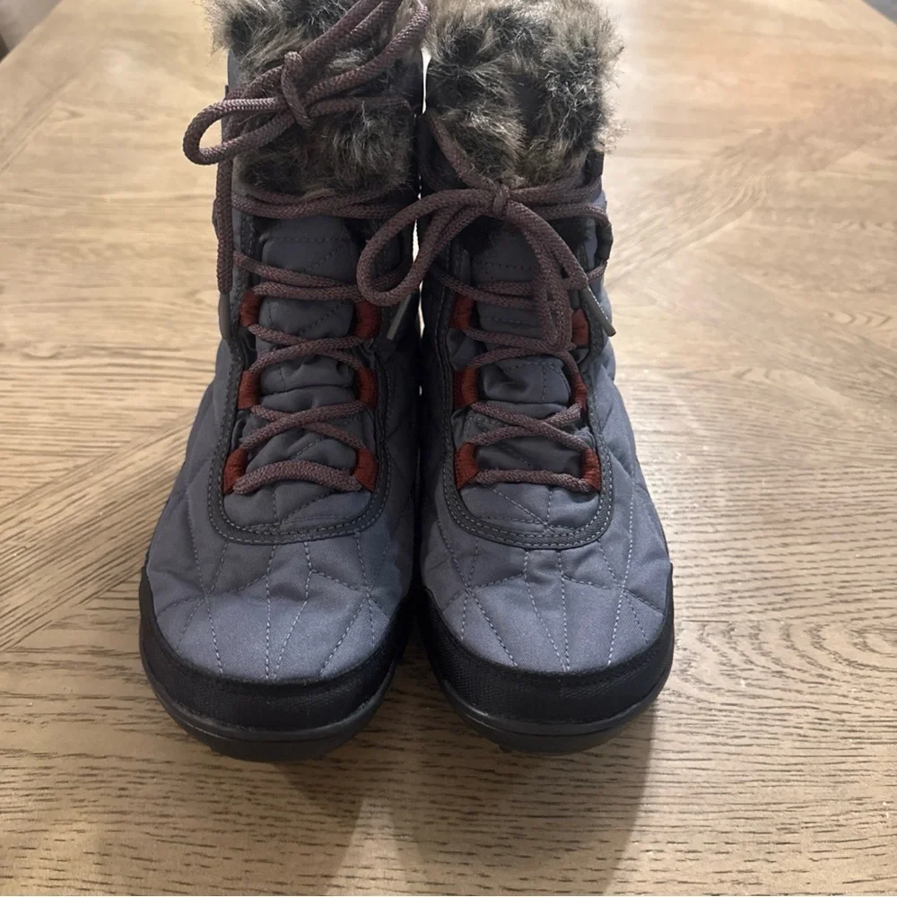 New Columbia Minx Shorty III Boots Winter Quilted Green Fur lined Sz US 10.5